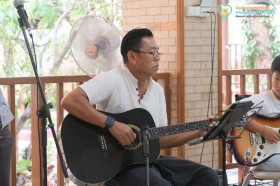 พี่ประถมร้องเพลงวันแม่ (๑๑ ส.ค.๖๙) Image 1