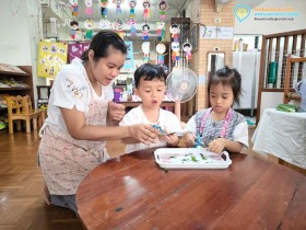 อนุบาล ๑-๓ "ขนมเปียกปูนใบเตย" ขนมไทยแทนใจมอบให้แม่ (๑๑ ... Image 4