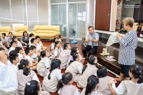 โครงการ &quot;The Giving&quot; แบ่งปันเพื่อน้อง...ของพี่ประถม 4 Image 5