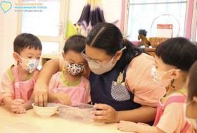 กิจกรรมเกษตรบ้านเด็กเล็ก (ปลูกต้นทานตะวัน) 10,11,14 ก.พ.65 Image 1