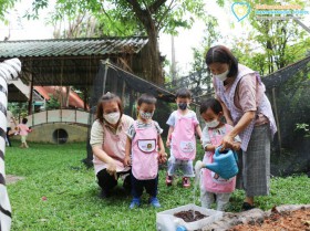กิจกรรมเกษตรบ้านเด็กเล็ก (ปลูกต้นทานตะวัน) 10,11,14 ก.พ.65 Image 6